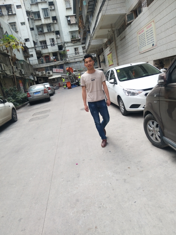 突然的自我的第三张照片--全国闪婚服务中心