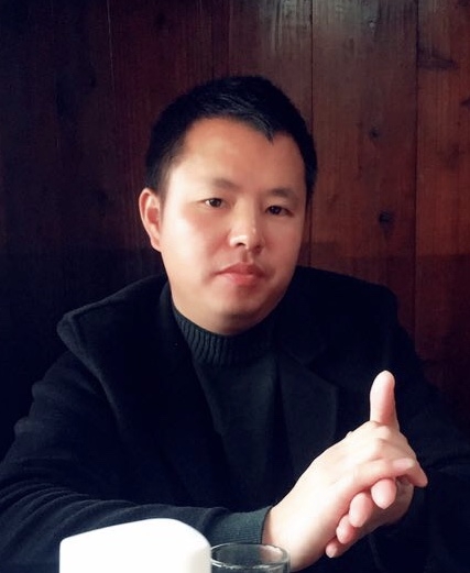 何超洪的第一张照片--全国闪婚服务中心