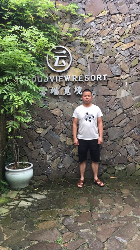 何超洪的第二张照片--全国闪婚服务中心