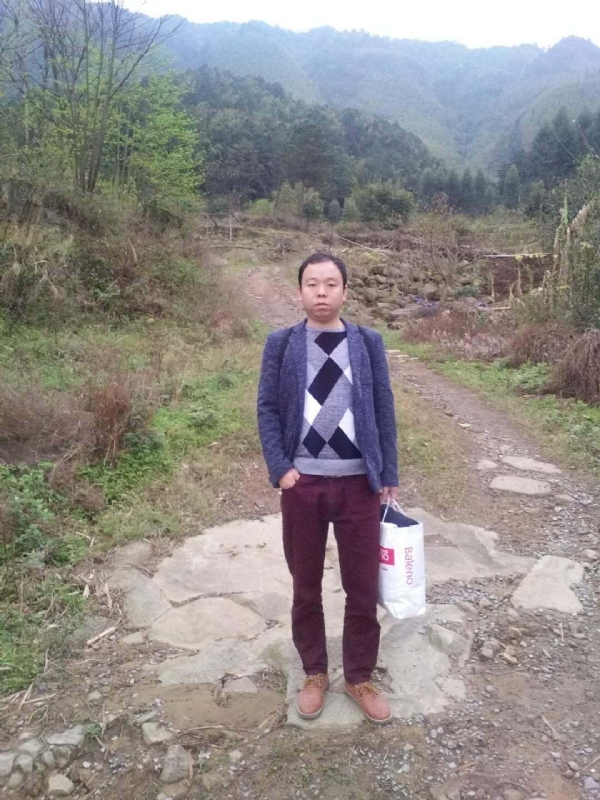 奋斗的第一张照片--全国闪婚服务中心