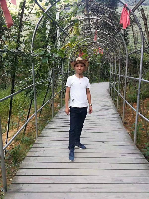 蓝天的第一张照片--全国闪婚服务中心