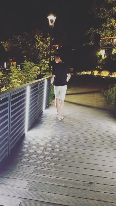 李珂炯的第一张照片--全国闪婚服务中心