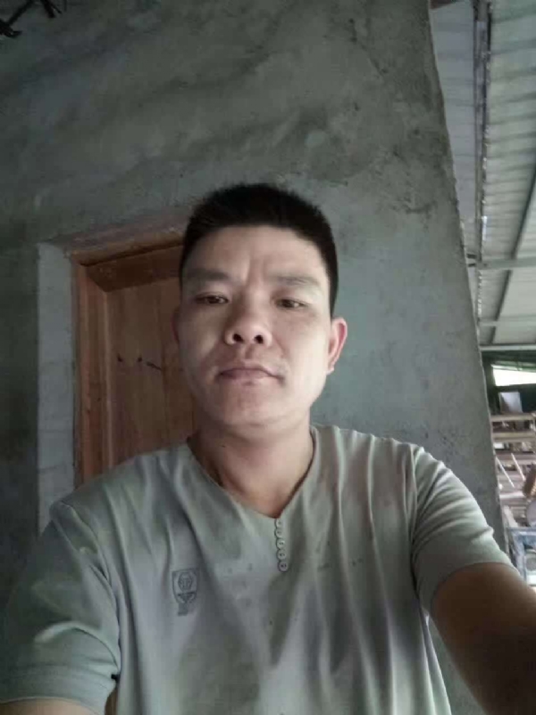 寻找幸福的第一张照片--全国闪婚服务中心