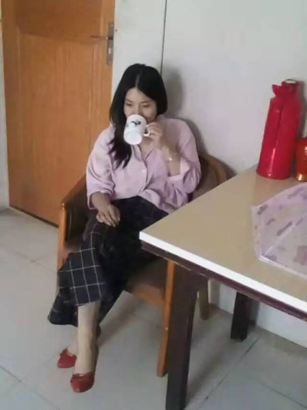 潘琪凌的第二张照片--全国闪婚服务中心