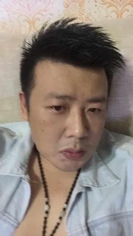 沐浴阳光的第一张照片--全国闪婚服务中心