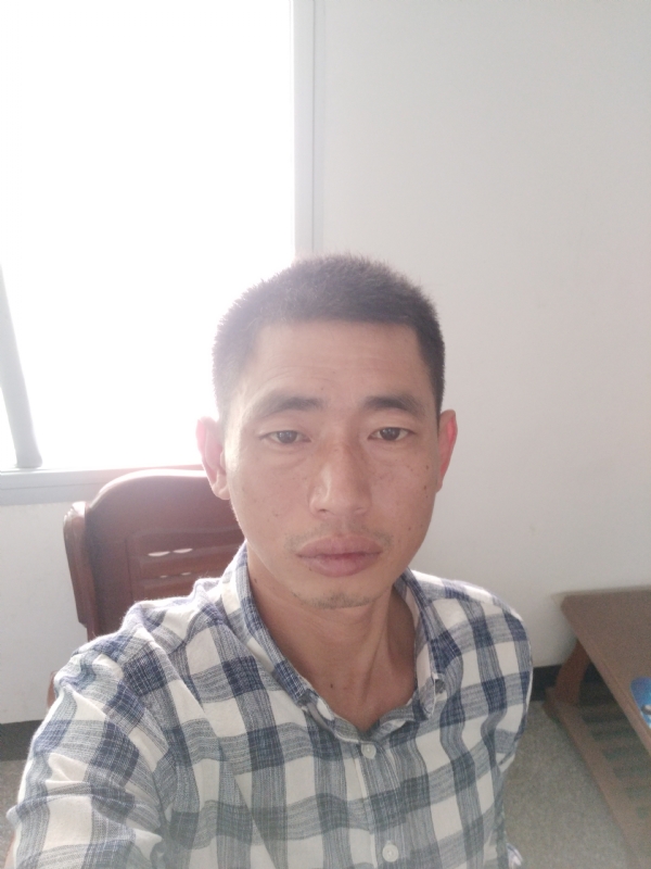 不期而遇的第一张照片--全国闪婚服务中心