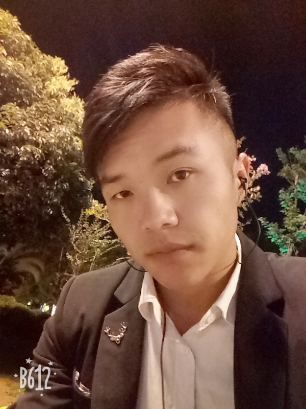 只求一陪伴的第一张照片--全国闪婚服务中心