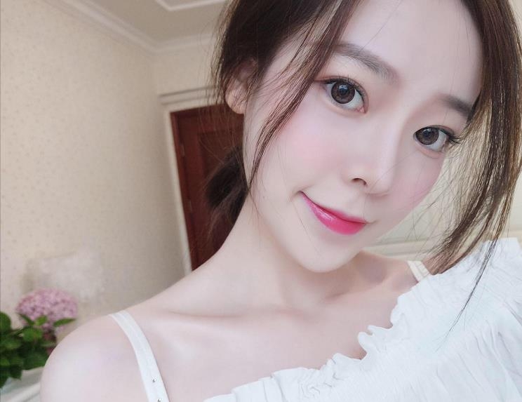美伊i的第一张照片--全国闪婚服务中心