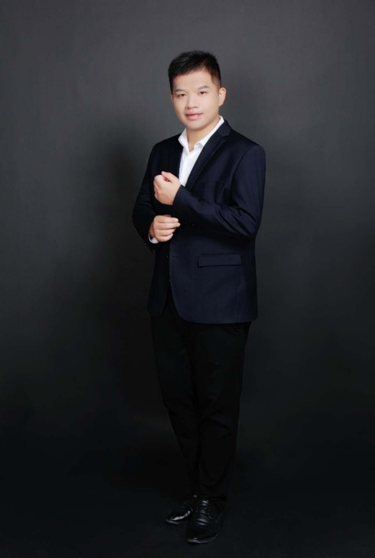 潜帅的第一张照片--全国闪婚服务中心
