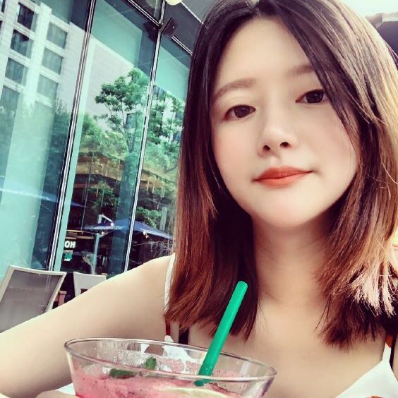 珍惜眼前人的第一张照片--全国闪婚服务中心
