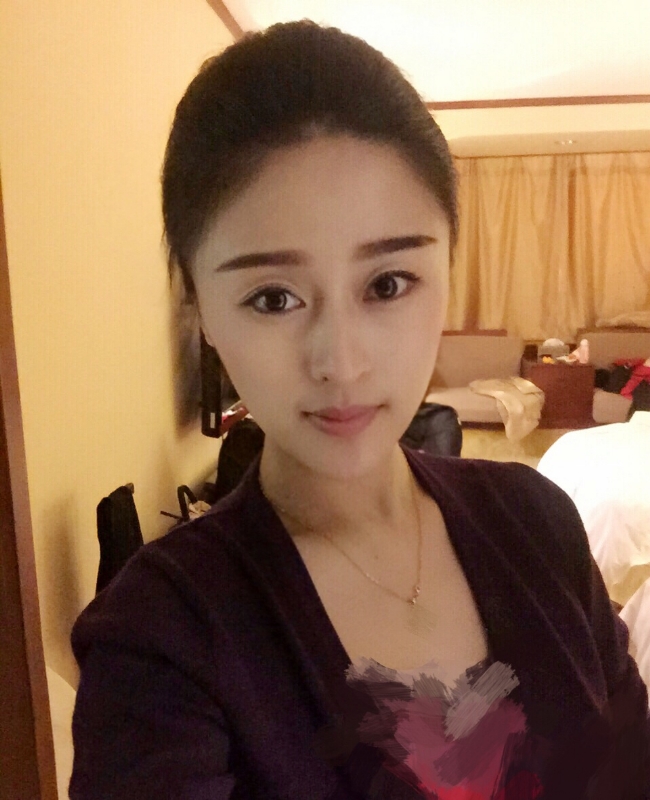 挣扎的第一张照片--全国闪婚服务中心