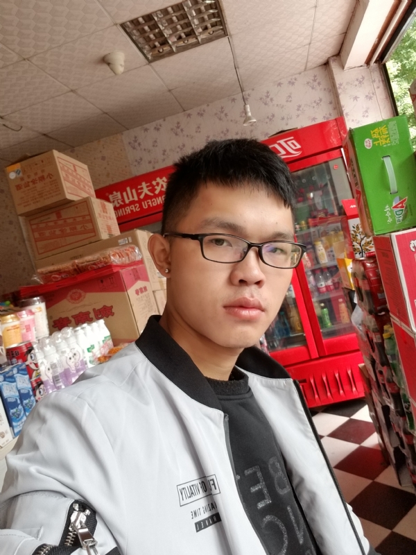 柒年的第一张照片--全国闪婚服务中心