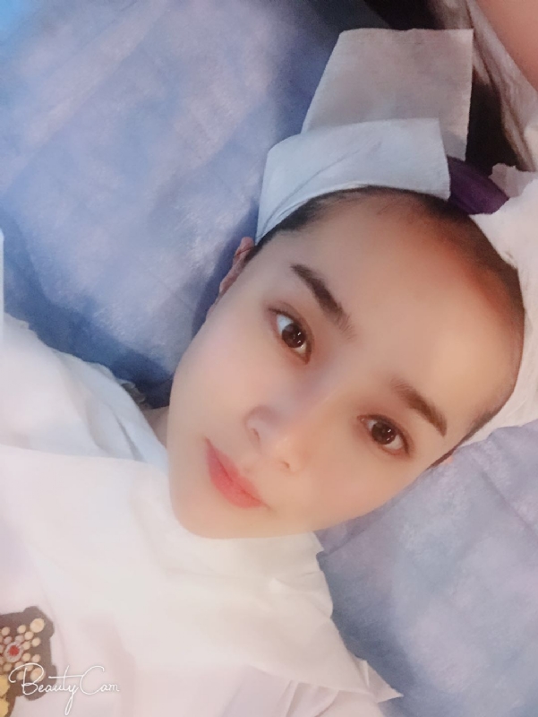 相见恨晚的第二张照片--全国闪婚服务中心