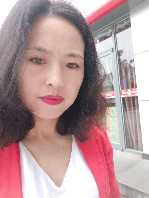 枫叶飘零的第一张照片--全国闪婚服务中心