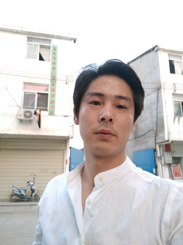 峰哥的第一张照片--全国闪婚服务中心