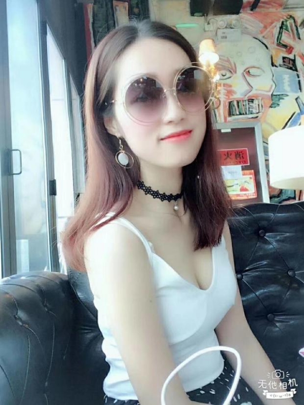 蕓兒的第一张照片--全国闪婚服务中心