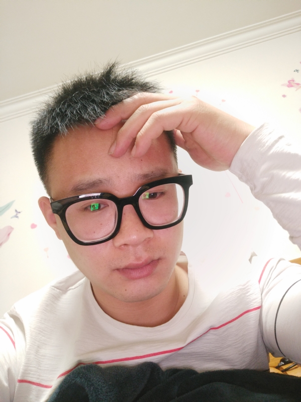 华灯初上的夜晚的第一张照片--全国闪婚服务中心