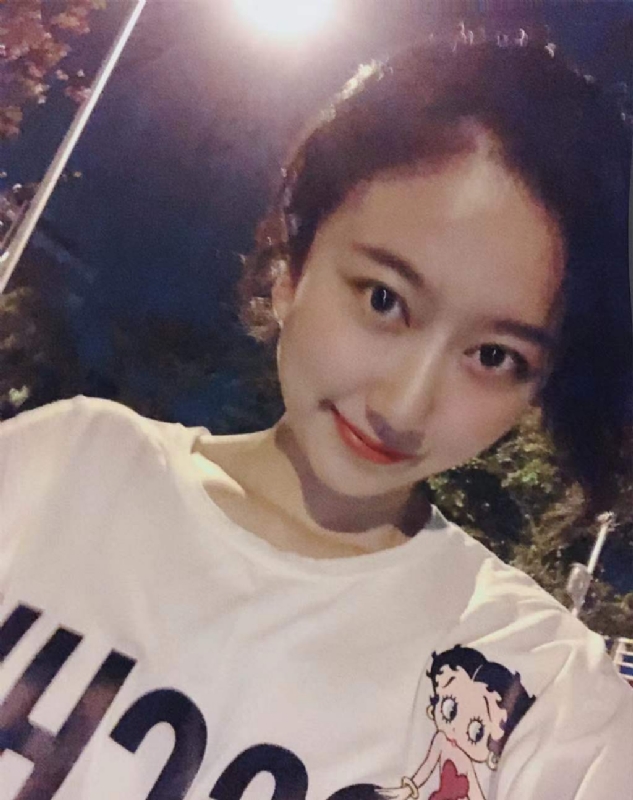 佳佳的第一张照片--全国闪婚服务中心