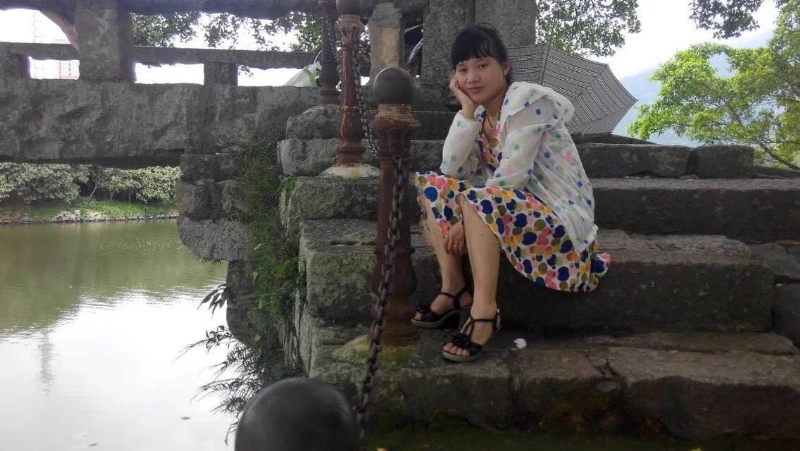 女子悠然的第一张照片--全国闪婚服务中心