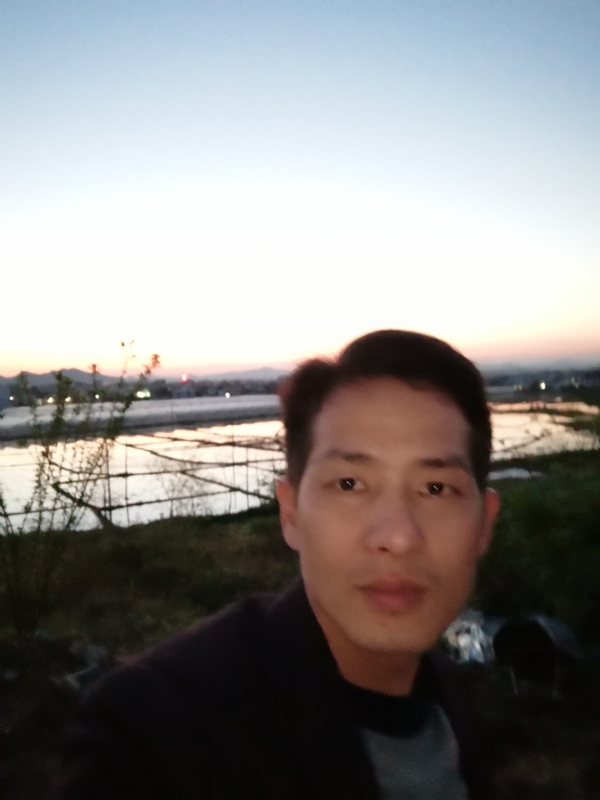 不忘初心的第一张照片--全国闪婚服务中心