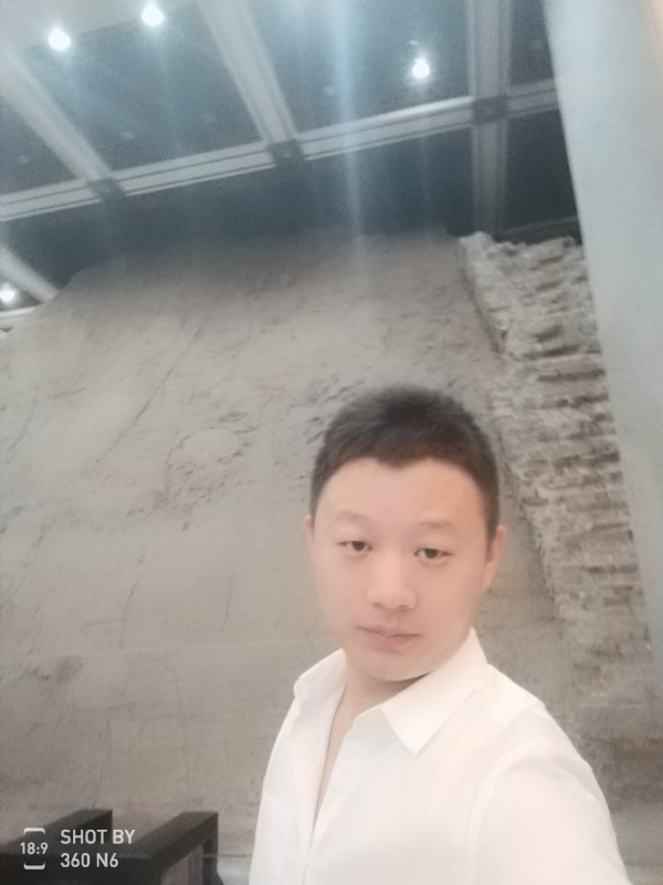 龚某人的第一张照片--全国闪婚服务中心