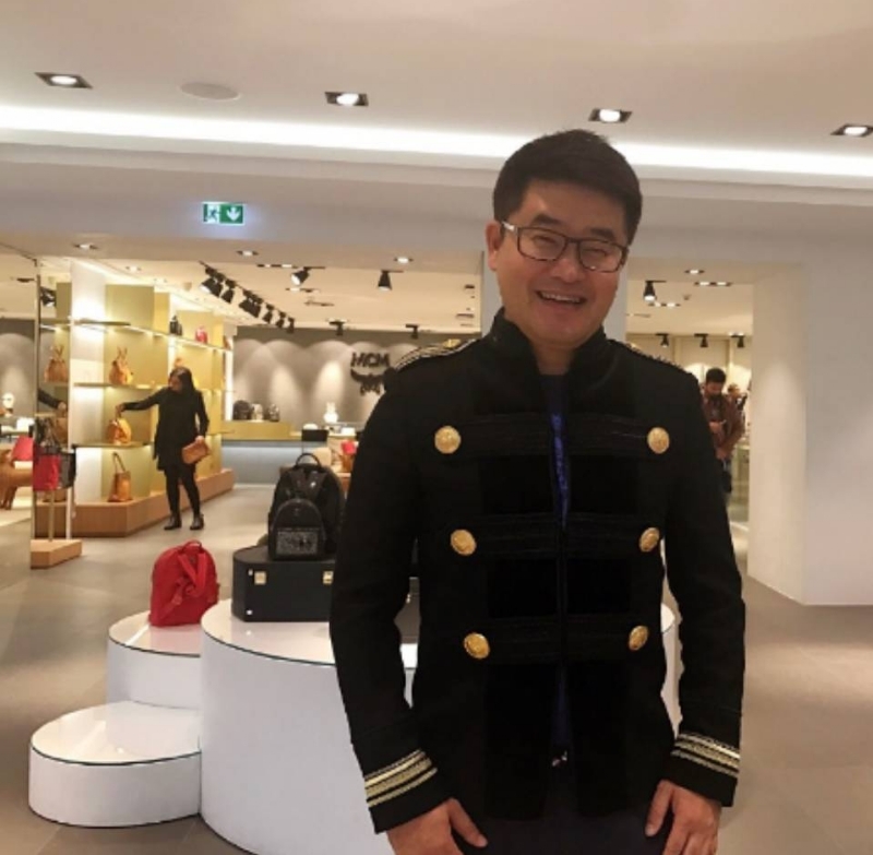 大千世界的第一张照片--全国闪婚服务中心
