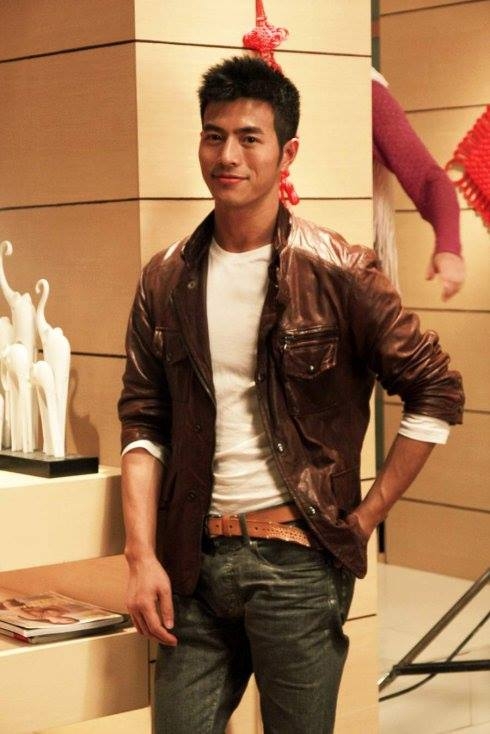 李家佑的第一张照片--全国闪婚服务中心