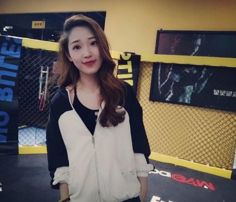 平ling的第三张照片--全国闪婚服务中心