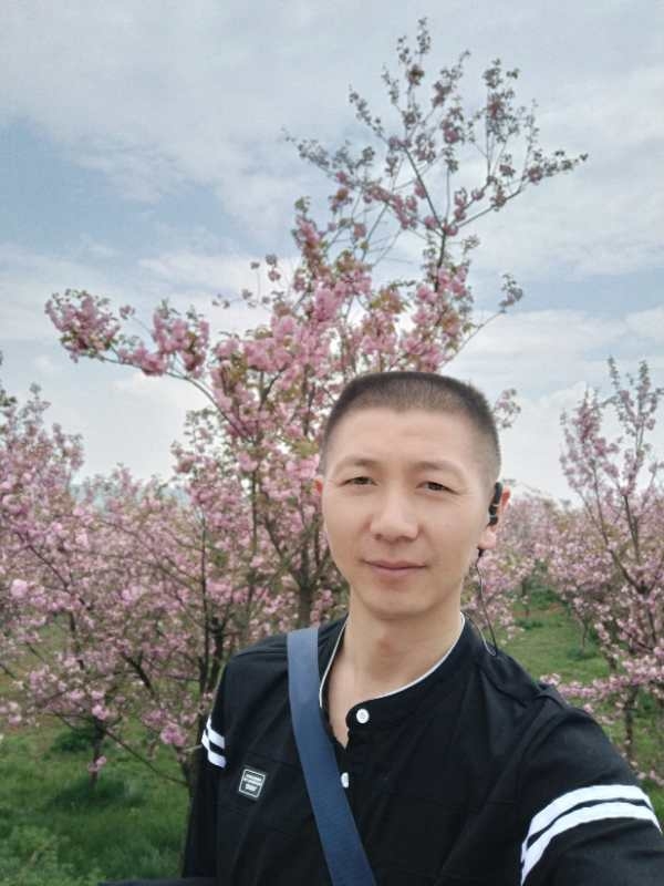 只有真名的第一张照片--全国闪婚服务中心