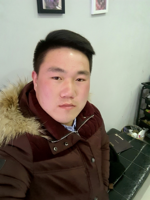 小飞的第一张照片--全国闪婚服务中心