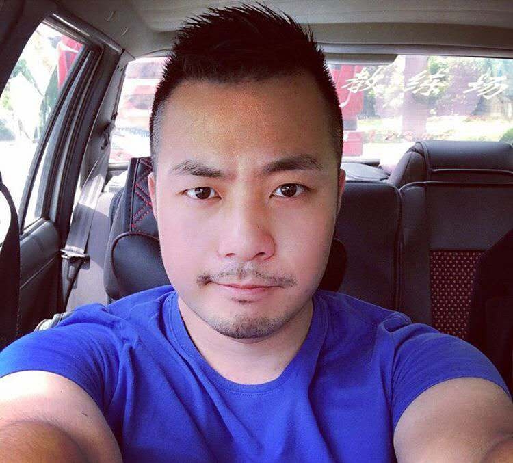 刘江平的第三张照片--全国闪婚服务中心