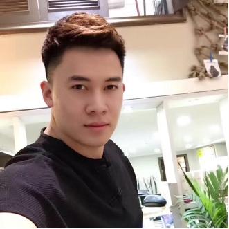 拥有神一样的男人的第一张照片--全国闪婚服务中心