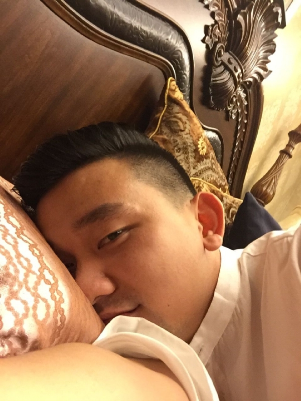 如故的第一张照片--全国闪婚服务中心