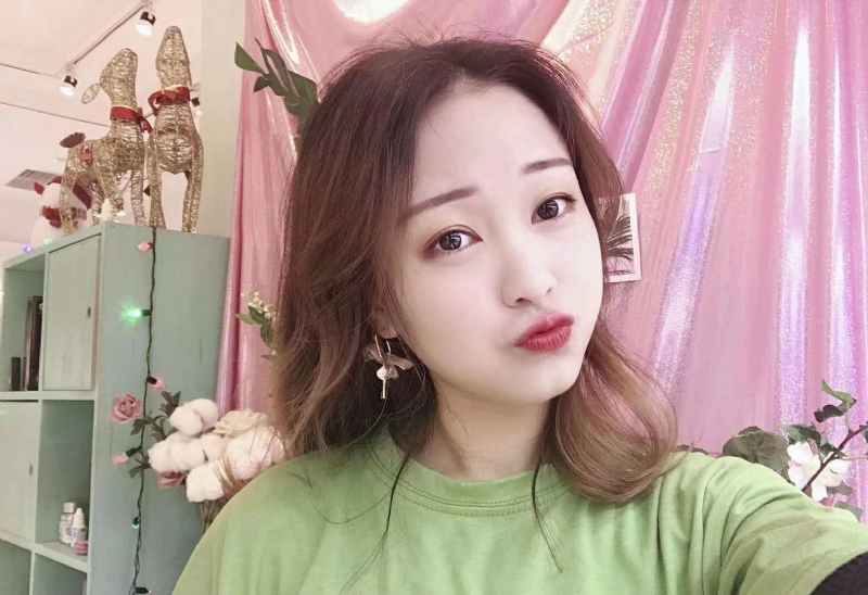 罗兰的第二张照片--全国闪婚服务中心