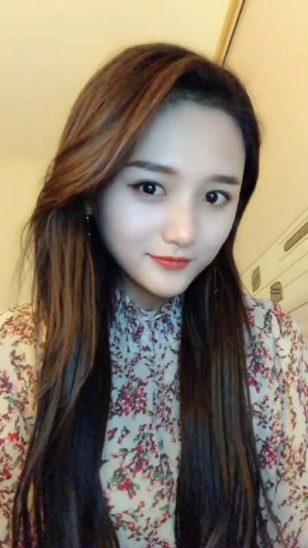 淡然一笑的第一张照片--全国闪婚服务中心