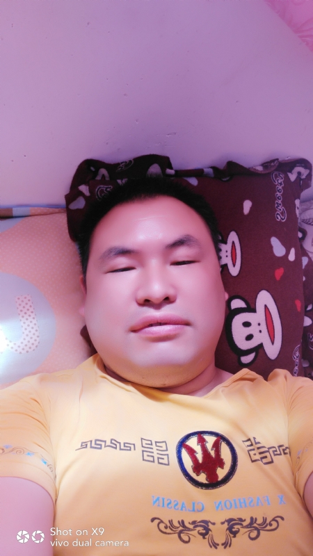 孤狼的第一张照片--全国闪婚服务中心