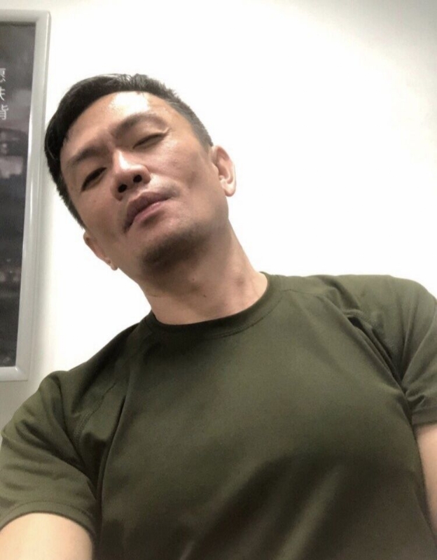 人心冷暖的第一张照片--全国闪婚服务中心