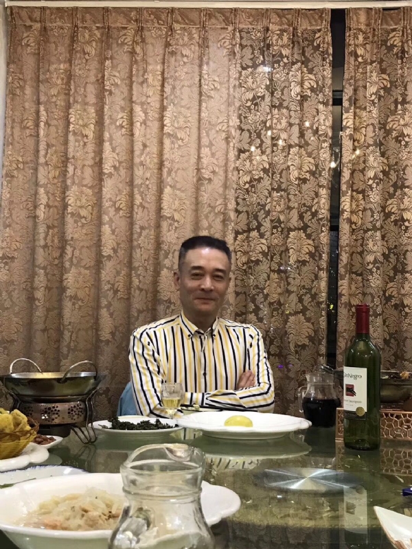 天涯孤独的第一张照片--全国闪婚服务中心