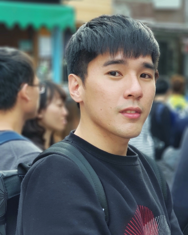 雨中孤独的第一张照片--全国闪婚服务中心