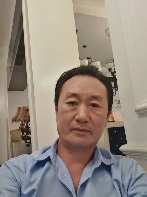 青松的第一张照片--全国闪婚服务中心