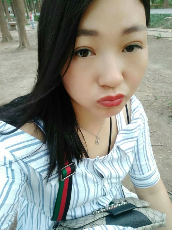 小燕子的第一张照片--全国闪婚服务中心