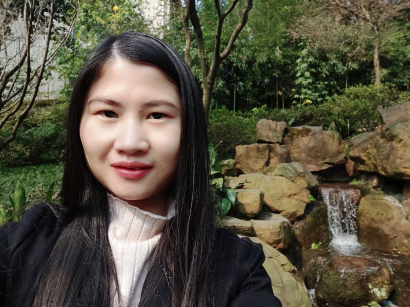 小琳的第一张照片--全国闪婚服务中心