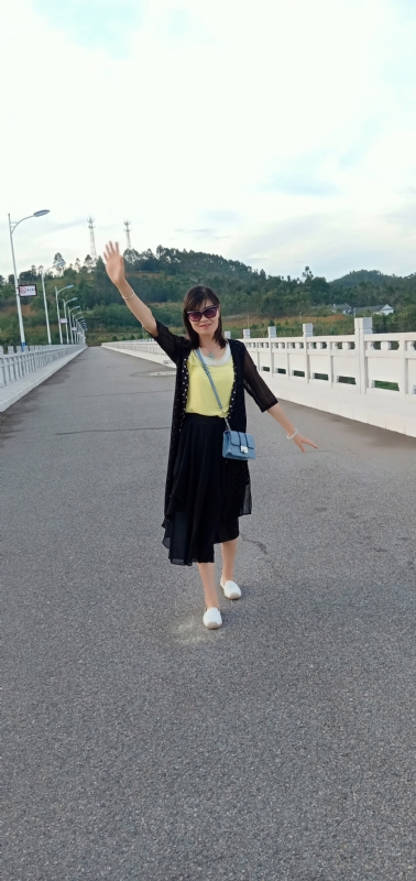 执念的第一张照片--全国闪婚服务中心
