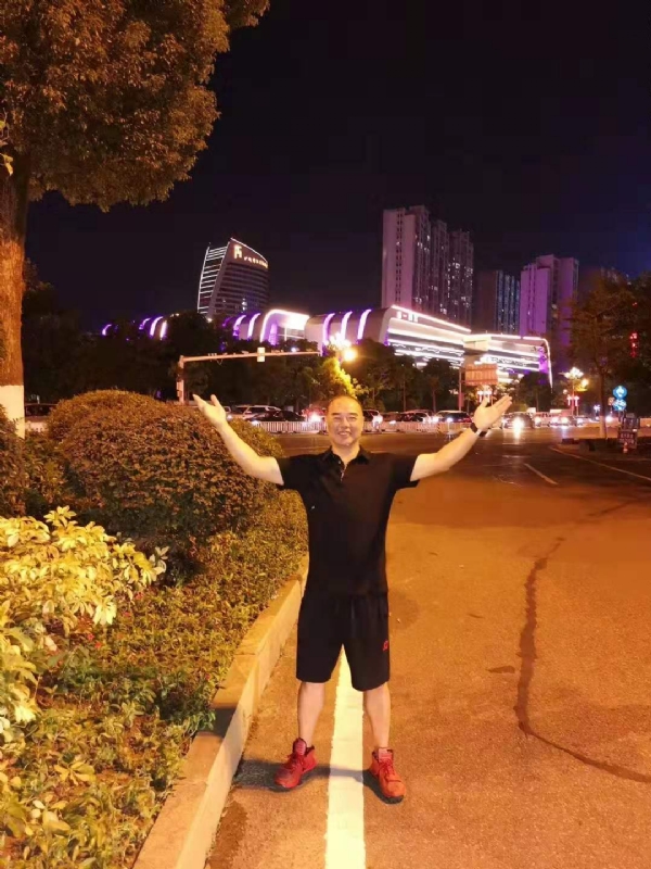 李国伟的第二张照片--全国闪婚服务中心