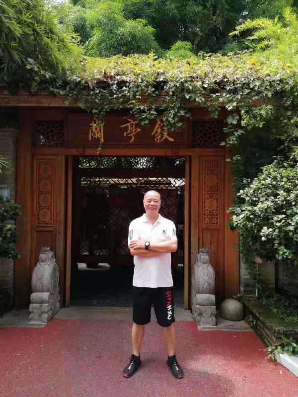李国伟的第四张照片--全国闪婚服务中心