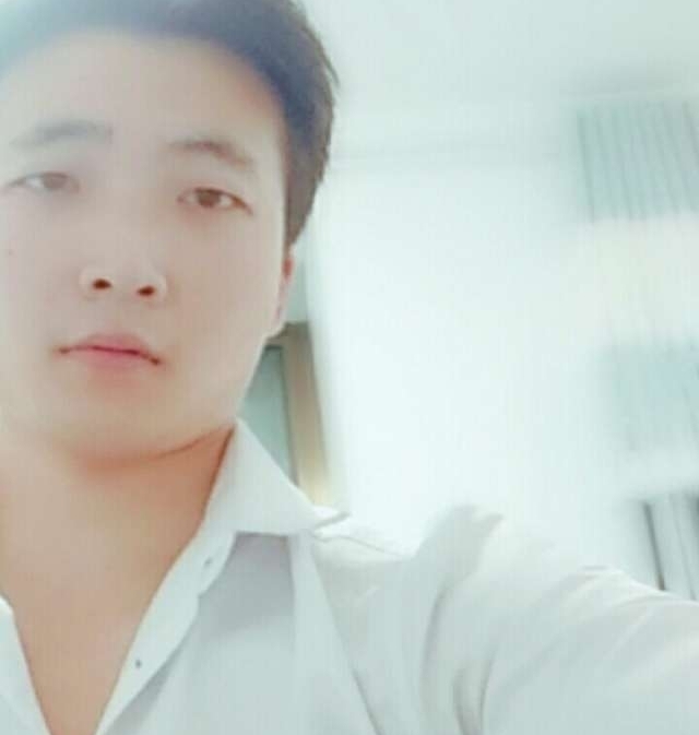 华英雄的第一张照片--全国闪婚服务中心