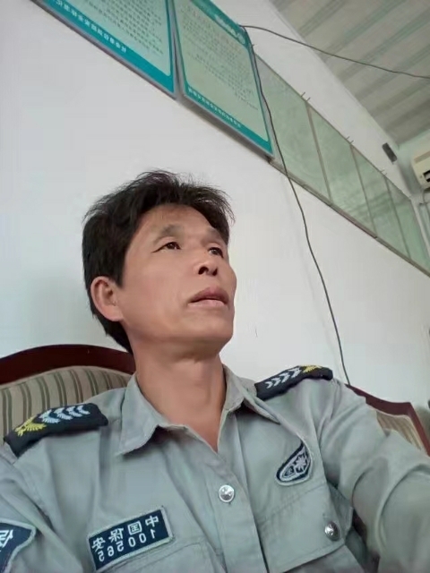 卧窗听雨的第一张照片--全国闪婚服务中心
