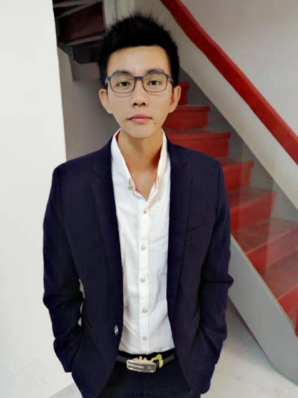 林智明的第一张照片--全国闪婚服务中心