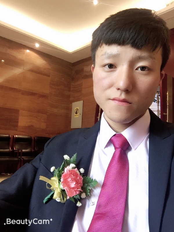 666碰碰的第一张照片--全国闪婚服务中心