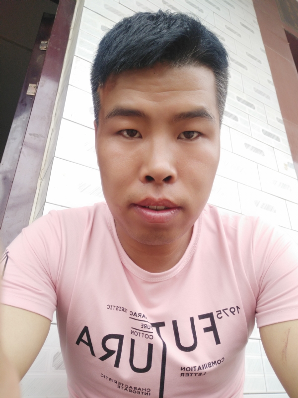 守护爱情的第一张照片--全国闪婚服务中心